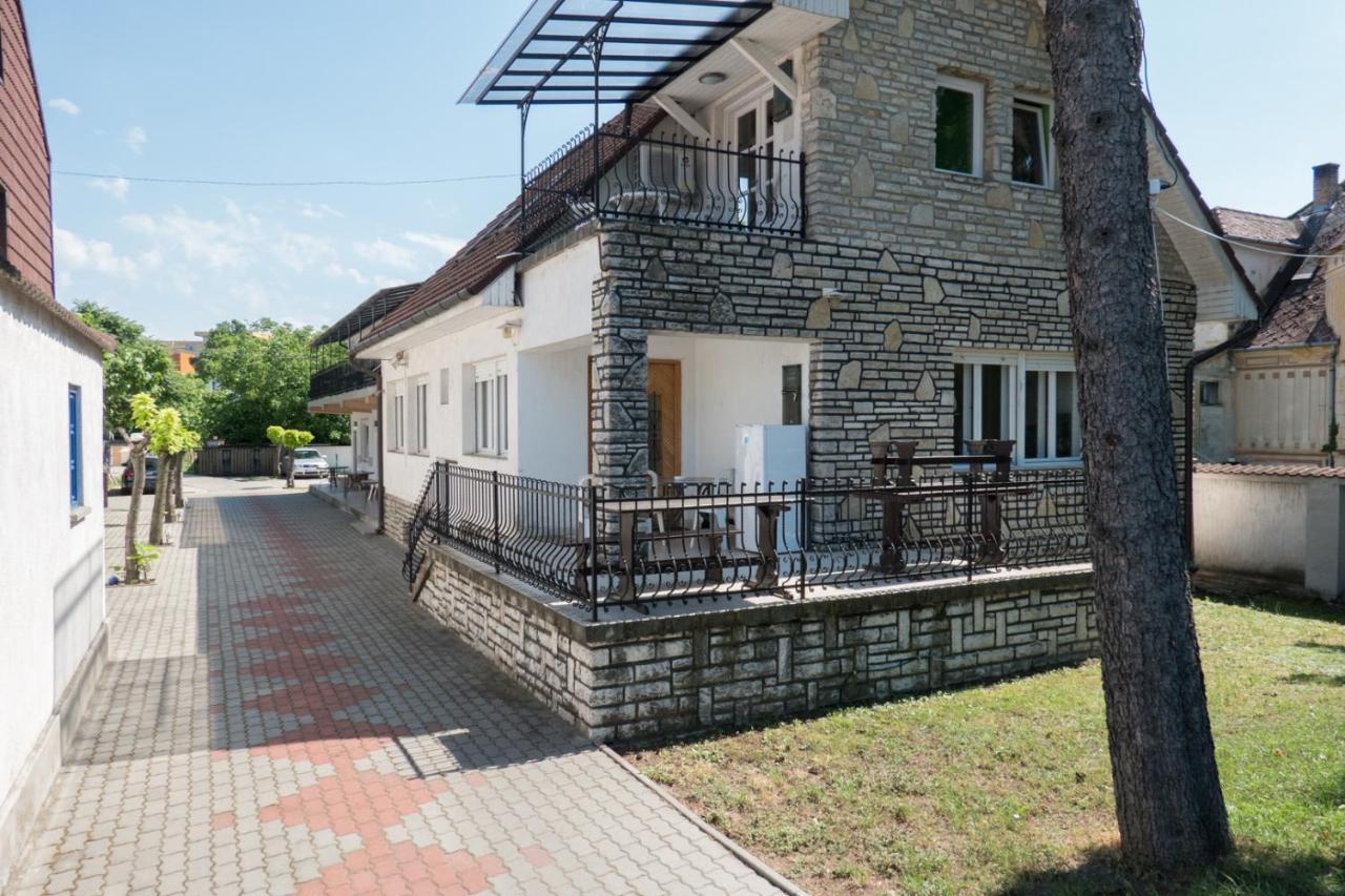 Mueller'S 1 Apartment Siofok Ngoại thất bức ảnh