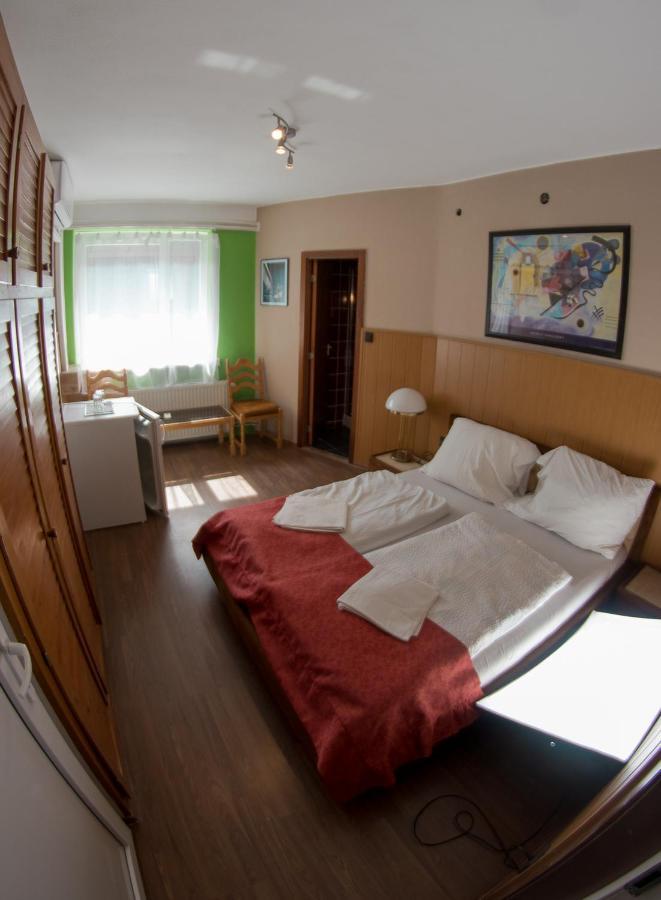Mueller'S 1 Apartment Siofok Ngoại thất bức ảnh