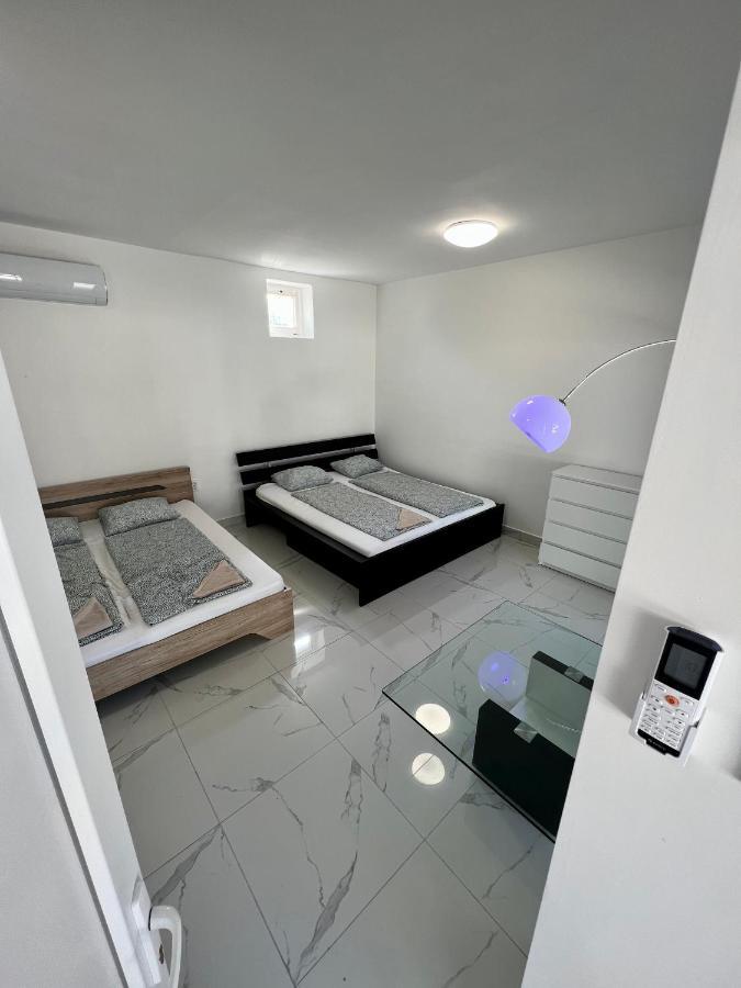 Mueller'S 1 Apartment Siofok Ngoại thất bức ảnh