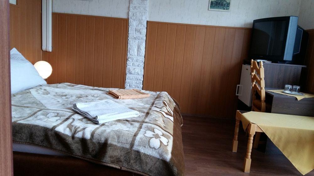 Mueller'S 1 Apartment Siofok Ngoại thất bức ảnh