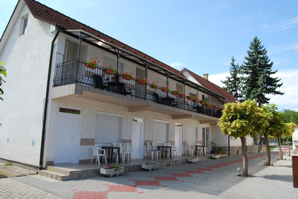 Mueller'S 1 Apartment Siofok Ngoại thất bức ảnh